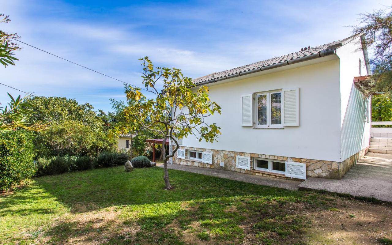 Happy Apartments Baska מראה חיצוני תמונה