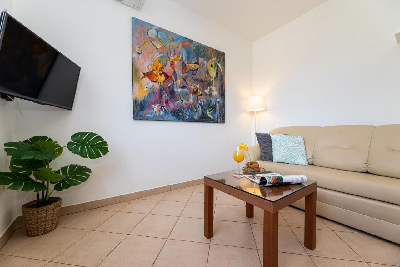 Happy Apartments Baska מראה חיצוני תמונה